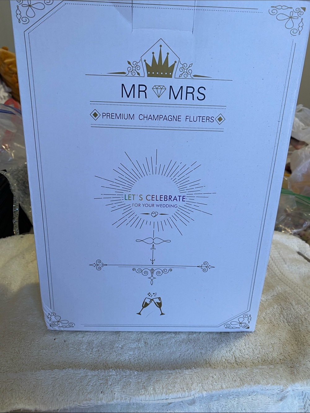 MR & MRS Premium Champagne Fluters - White and Gold Wedding Decor